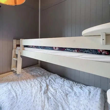4 Bedroom Lovely In Lindesnes Holiday home
