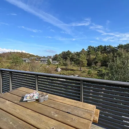 4 Bedroom Lovely In Lindesnes *