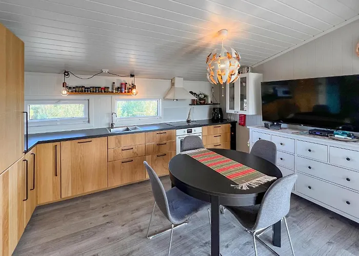 4 Bedroom Lovely In Lindesnes Сasa de vacaciones Ramsland