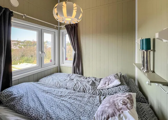 4 Bedroom Lovely In Lindesnes Сasa de vacaciones *