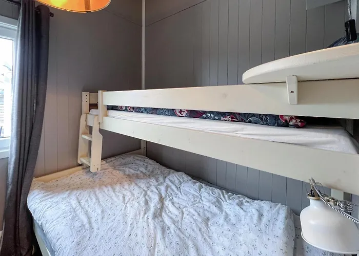 4 Bedroom Lovely In Lindesnes Сasa de vacaciones