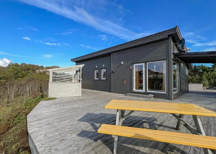 Сasa de vacaciones 4 Bedroom Lovely In Lindesnes